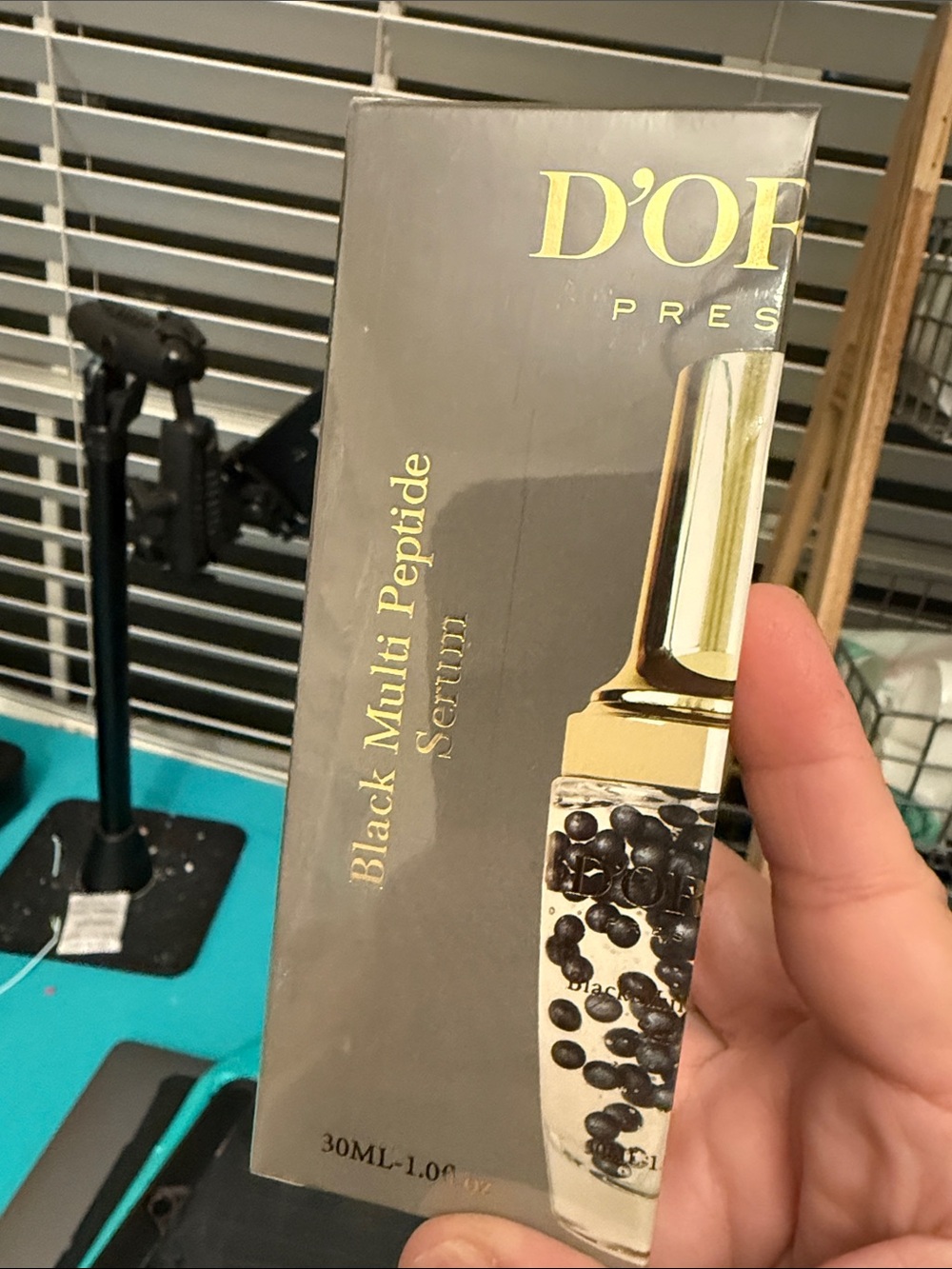 Black Multi Peptide Serum - Black/Gold